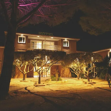 Hotel H
